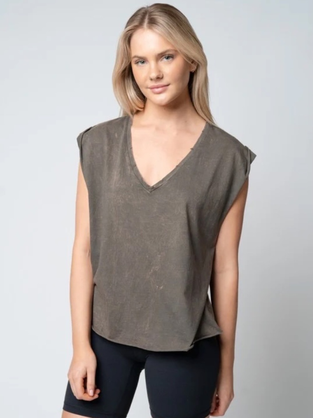 100% Cotton Muscle Tee V-Neck Sleeveless Relaxed Taupe Top - Small